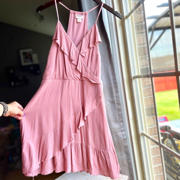 ⬇️ Mossimo Ruffle Cocktail Dress - Picture 3 of 9